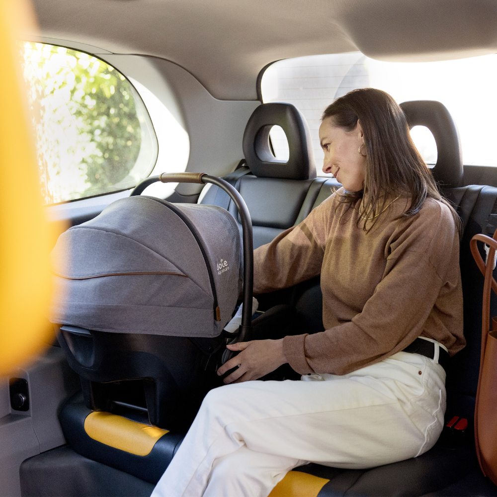 Scoica auto cu ISOFIX integrat Sprint Signature Eclipse, nastere - 75 cm, testata inclusiv la impact lateral, conform ECE R129, Joie