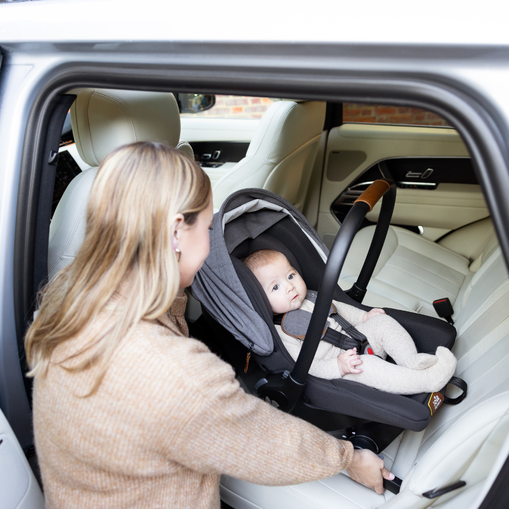 Scoica auto cu ISOFIX integrat Sprint Signature Eclipse, nastere - 75 cm, testata inclusiv la impact lateral, conform ECE R129, Joie