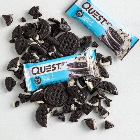 Baton proteic cu aroma de biscuiti si frisca, 60g, Quest