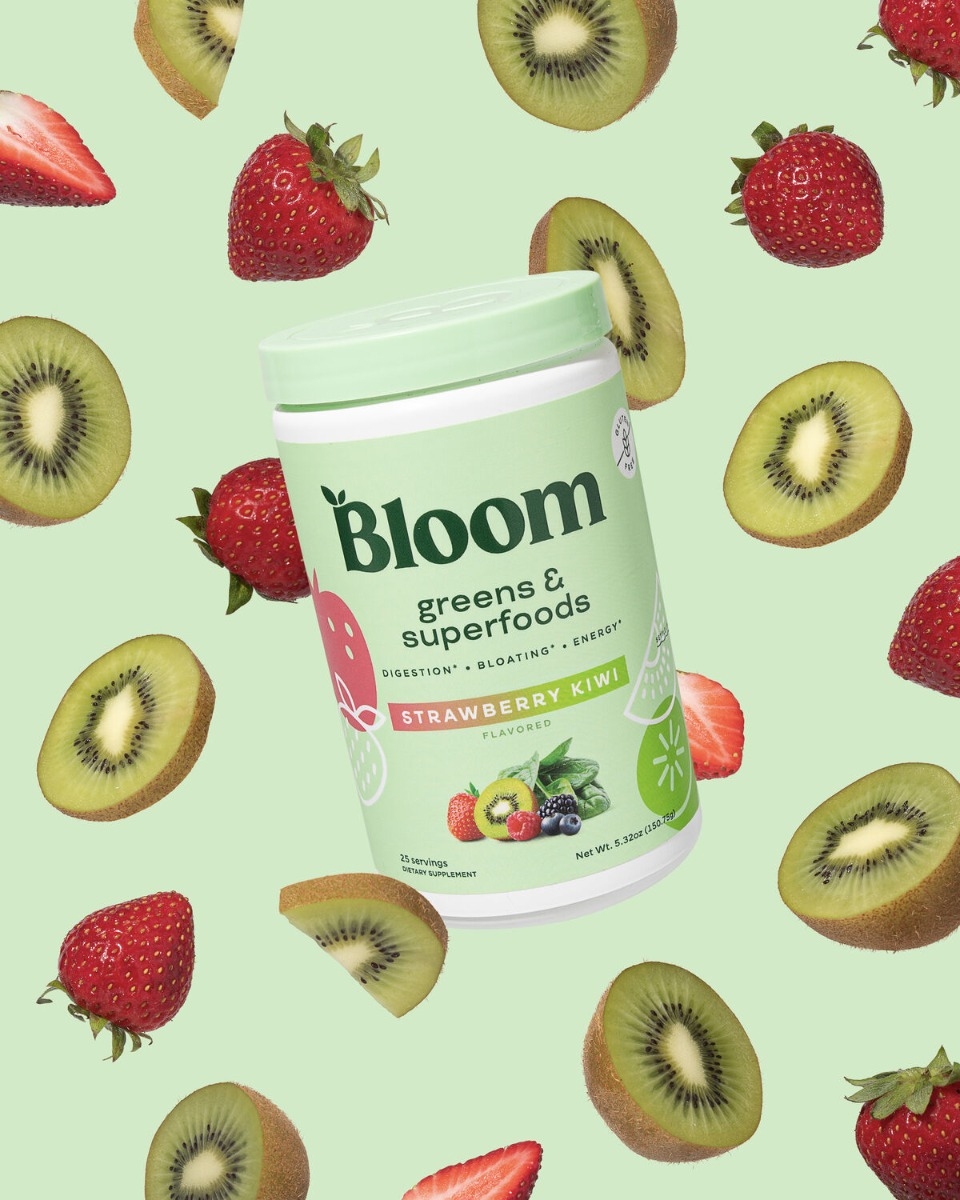 Amestec de super-alimente verzi cu aroma de capsuni si kiwi Bloom Greens & Superfoods, 150.75 g, GNC