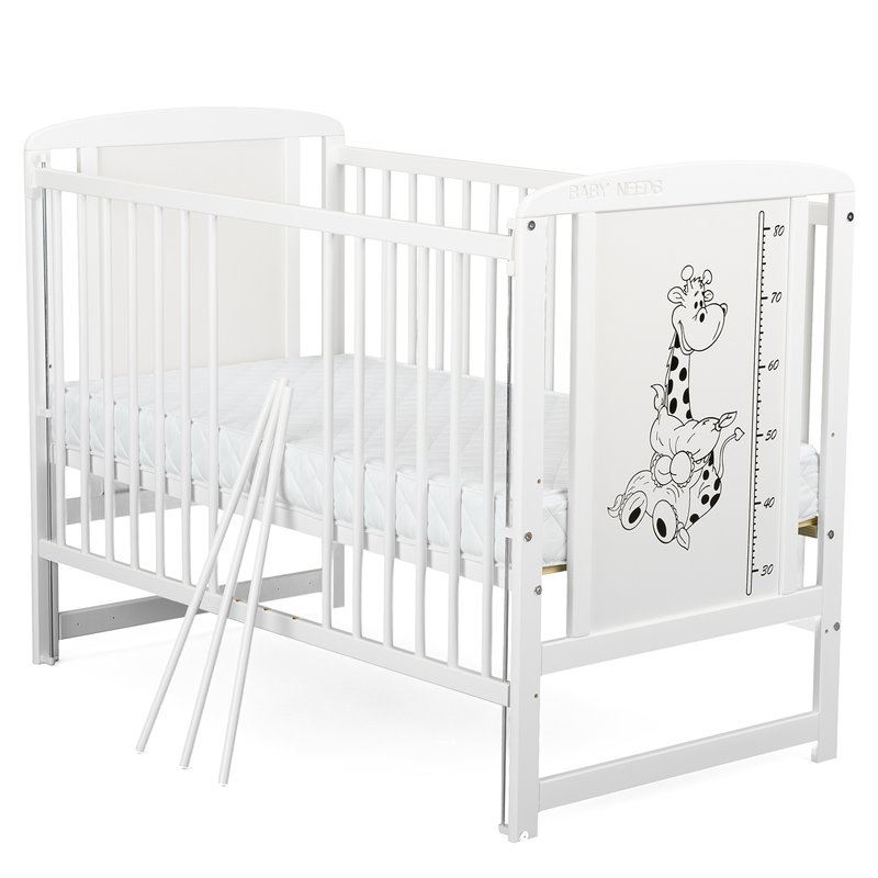 BabyNeeds - Patut din lemn Timmi Girafa 120x60 cm cu laterala culisanta Alb + Saltea 10 cm