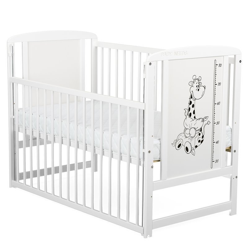 BabyNeeds - Patut din lemn Timmi Girafa 120x60 cm cu laterala culisanta Alb + Saltea 12 cm