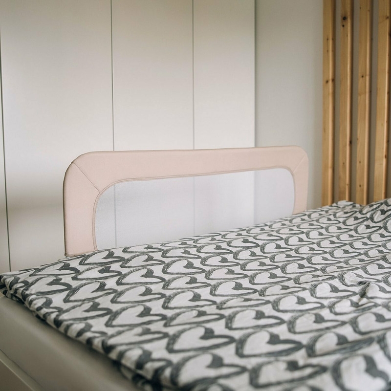 Bariera de protectie pentru pat bebe, Rabatabila, Instalare usoara, Dimensiune 135 x 57 cm, FreeON, Little Dots, Beige