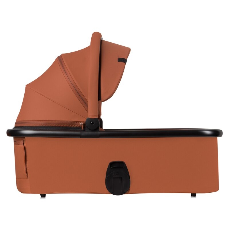 Carucior 3 in 1, Lionelo, Layla, Pana la 22 kg, Cadru aluminiu, Cu landou intarit si salteluta din spuma AirDots, Scoica auto, Reversibil, Cu ventilatie 3D, Cu accesorii, EN1888-1, EN1888-2, EN1466, Maro