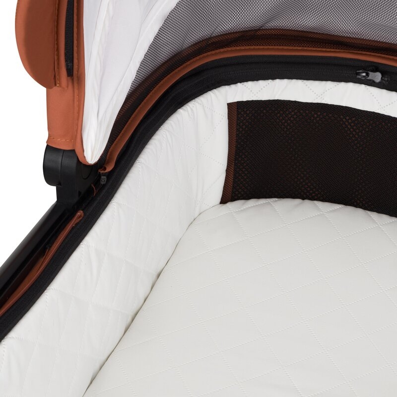 Carucior 3 in 1, Lionelo, Layla, Pana la 22 kg, Cadru aluminiu, Cu landou intarit si salteluta din spuma AirDots, Scoica auto, Reversibil, Cu ventilatie 3D, Cu accesorii, EN1888-1, EN1888-2, EN1466, Maro
