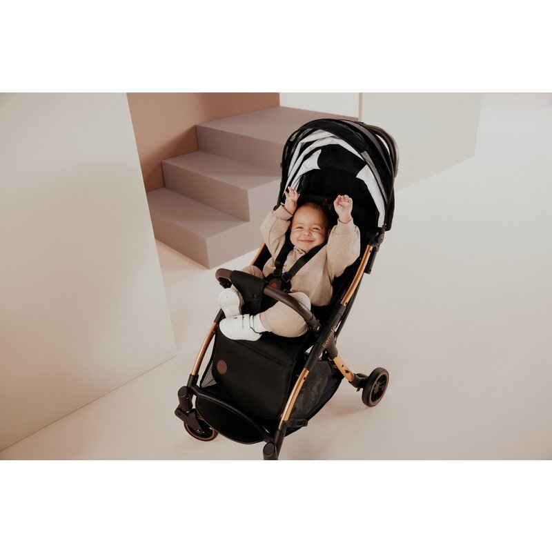 Carucior sport, Lionelo, Julie One, Editie limitata Golden Moments, De la nastere, Greutate redusa, Cu accesorii, Cadru din aluminiu, 0-22 kg, Conform cu standardele europene de securitate EN1888-1 si EN1888-2, Negru
