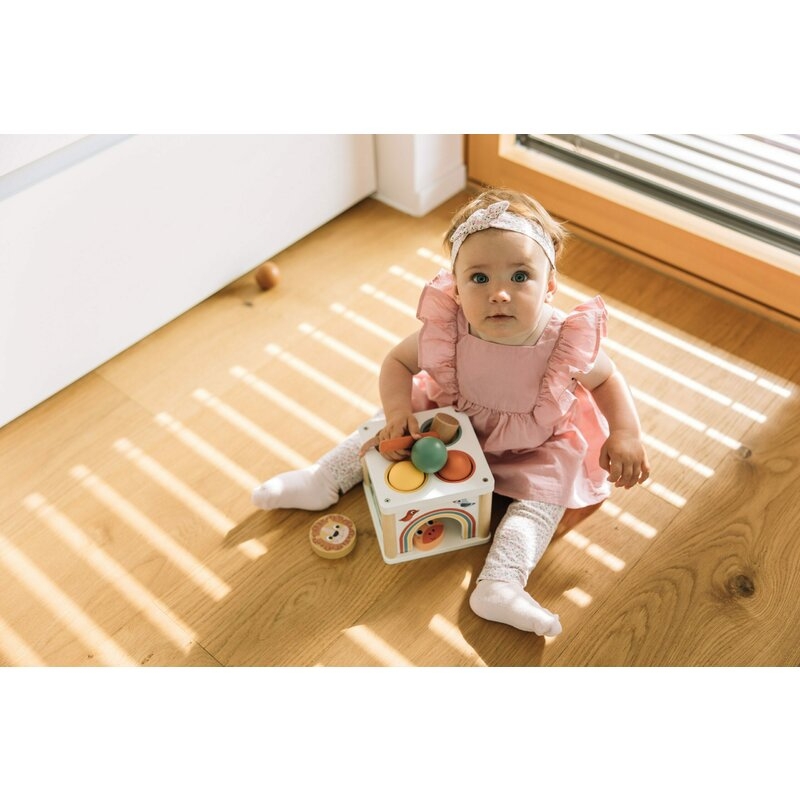 Centru de activitati, Free2Play, Cu figurine, Cu ciocanel, Din lemn, Conform cu standardul european de securitate EN71/123, 15 x 15 x 12 cm, 12 luni+, Multicolor