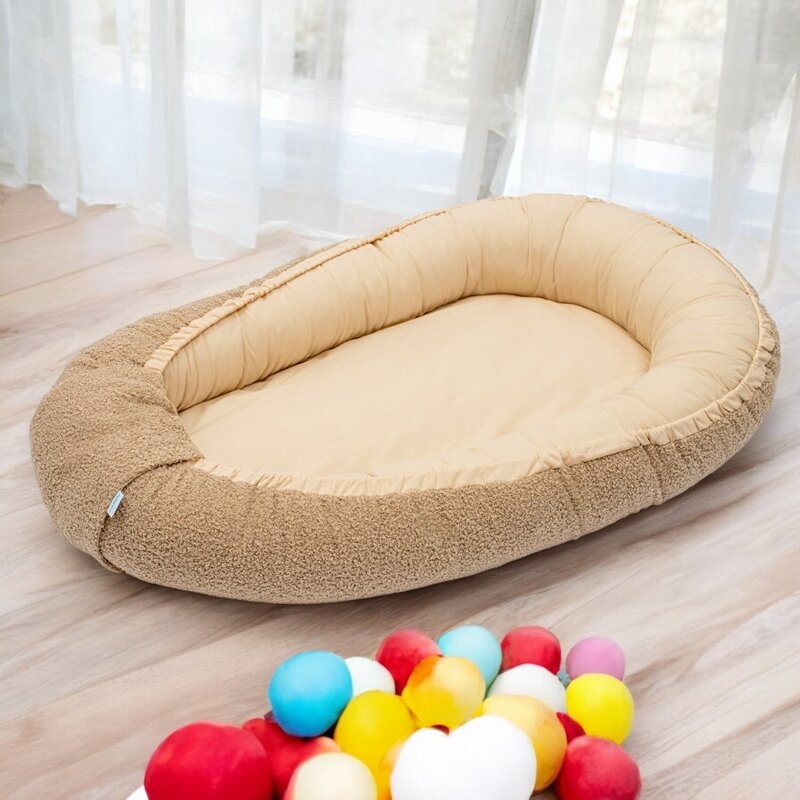 Cosulet bebelus, New Baby, Pentru dormit, Baby Nest, 80x50 cm, Din bumbac 100%, Tesatura teddy, 0 luni+, Dark Beige