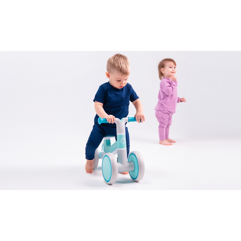 Lionelo - Bicicleta fara pedale Villy, Cu 4 roti, Din spuma EVA si TPR, Stabila, Manere moi, antiderapante, 12- 36 luni, Sustine pana la 30 kg, Certificata EN 71-1:2014, EN 71-2:2011, EN 71-3:2019, Verde turcoaz
