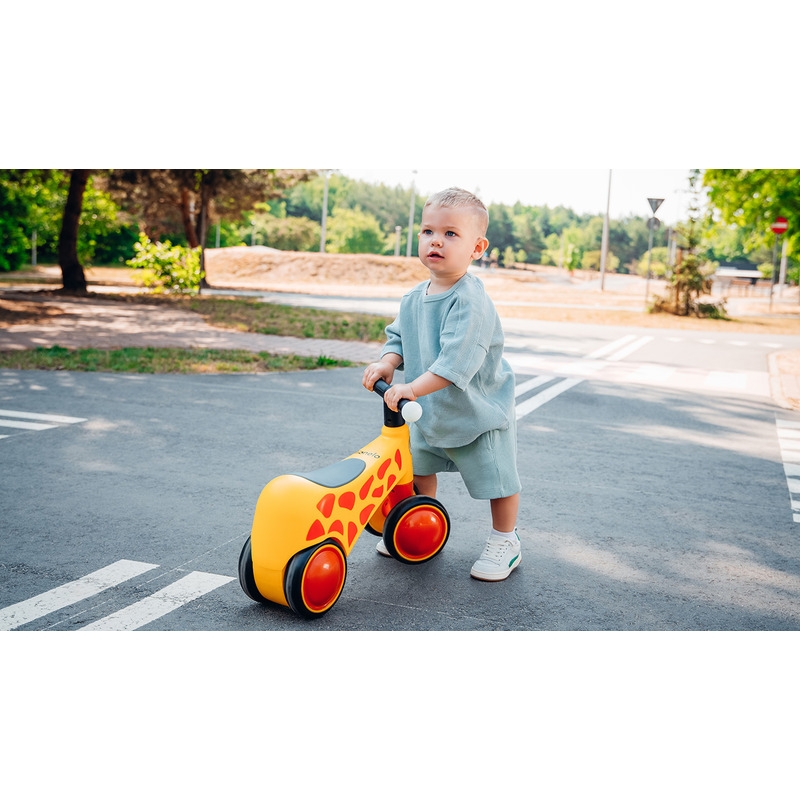 Lionelo - Bicicleta fara pedale, Sammy, Cu 4 roti, Din spuma EVA, Stabila, Manere moi, antiderapante, 12- 36 luni, Greutate maxima suportata 25 kg, Certificata EN 71-1:2014, EN 71-2:2011, EN 71-3:2019, Roz