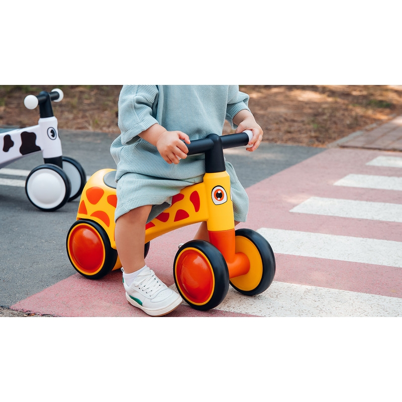 Lionelo - Bicicleta fara pedale, Sammy, Cu 4 roti, Din spuma EVA, Stabila, Manere moi, antiderapante, 12- 36 luni, Greutate maxima suportata 25 kg, Certificata EN 71-1:2014, EN 71-2:2011, EN 71-3:2019, Roz