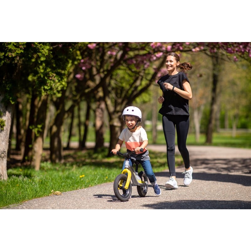 Lionelo - Bicicleta usoara Bart Tour, Fara pedale, Cu cadru din magneziu, Cu ghidon si sa reglabile, Greutate 3.8 Kg, 12 inch, Conform cu standardul european de securitate EN71, Pink Bubblegum
