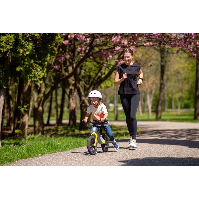 Lionelo - Bicicleta usoara Bart Tour, Fara pedale, Cu cadru din magneziu, Cu ghidon si sa reglabile, Greutate 3.8 Kg, 12 inch, Conform cu standardul european de securitate EN71, Pink Bubblegum