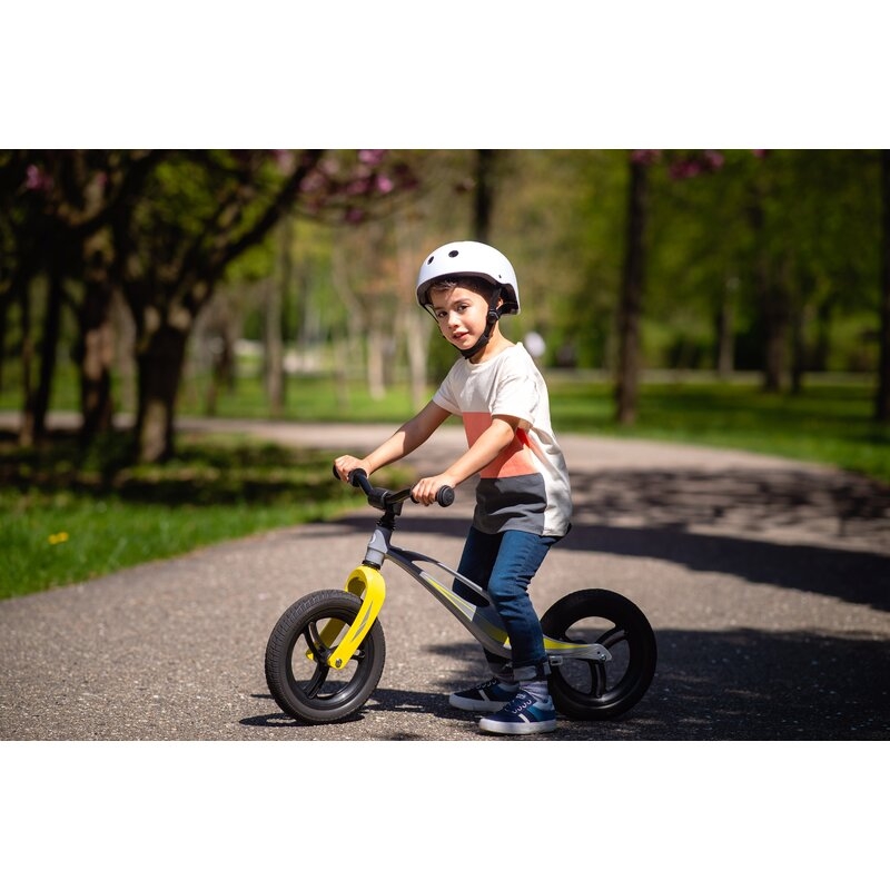 Lionelo - Bicicleta usoara Bart Tour, Fara pedale, Cu cadru din magneziu, Cu ghidon si sa reglabile, Greutate 3.8 Kg, 12 inch, Conform cu standardul european de securitate EN71, Pink Bubblegum