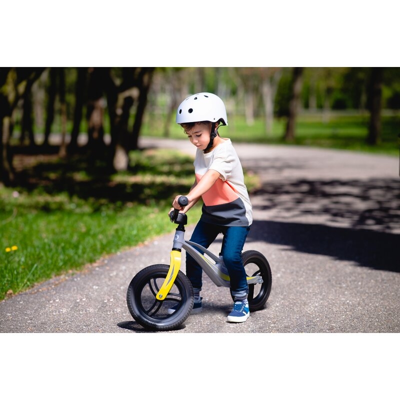 Lionelo - Bicicleta usoara Bart Tour, Fara pedale, Cu cadru din magneziu, Cu ghidon si sa reglabile, Greutate 3.8 Kg, 12 inch, Conform cu standardul european de securitate EN71, Pink Bubblegum