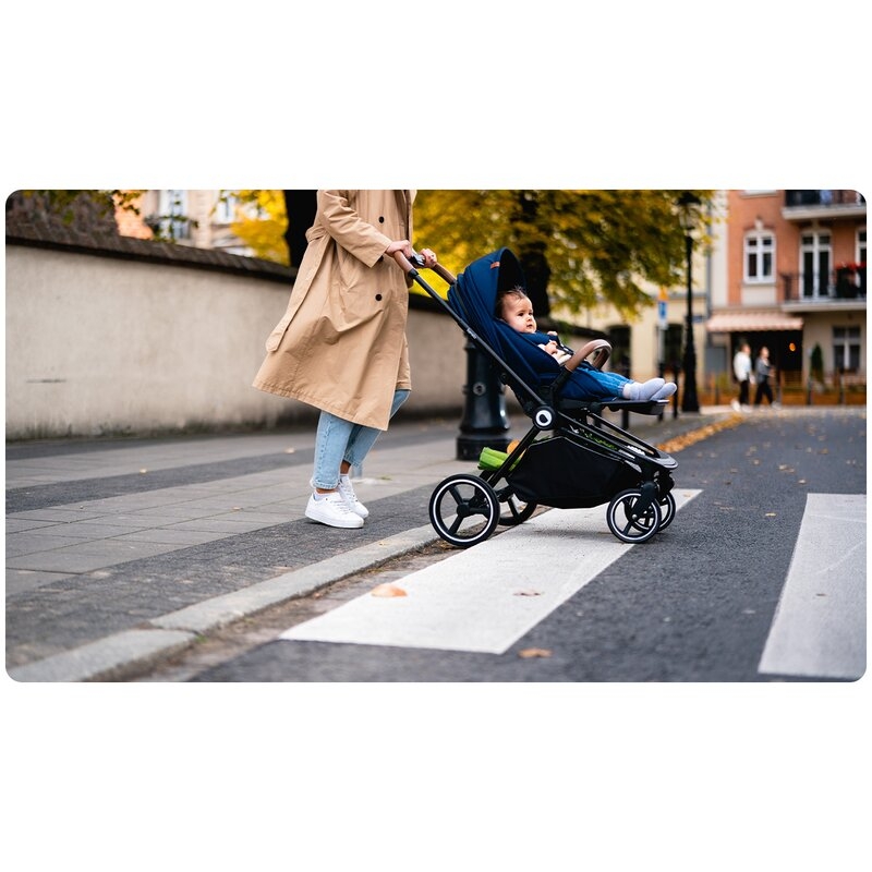 Lionelo - Carucior compact Mika, 3 in 1, Cadru din aluminiu, Cu landou intarit si salteluta moale, Scoica auto, Reversibil, Maner ajustabil, Huse pentru picioare, Plasa de tantari, Husa de ploaie, Pana la 22 kg, Gri Deschis