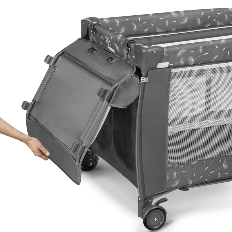 Lionelo - Patut pliant cu doua nivele Sven Plus, 120x60 cm, arcada jucarii, masuta de infasat, vibratii, melodii, conform cu standardele europeane de securitate EN716 si EN12221, Grey