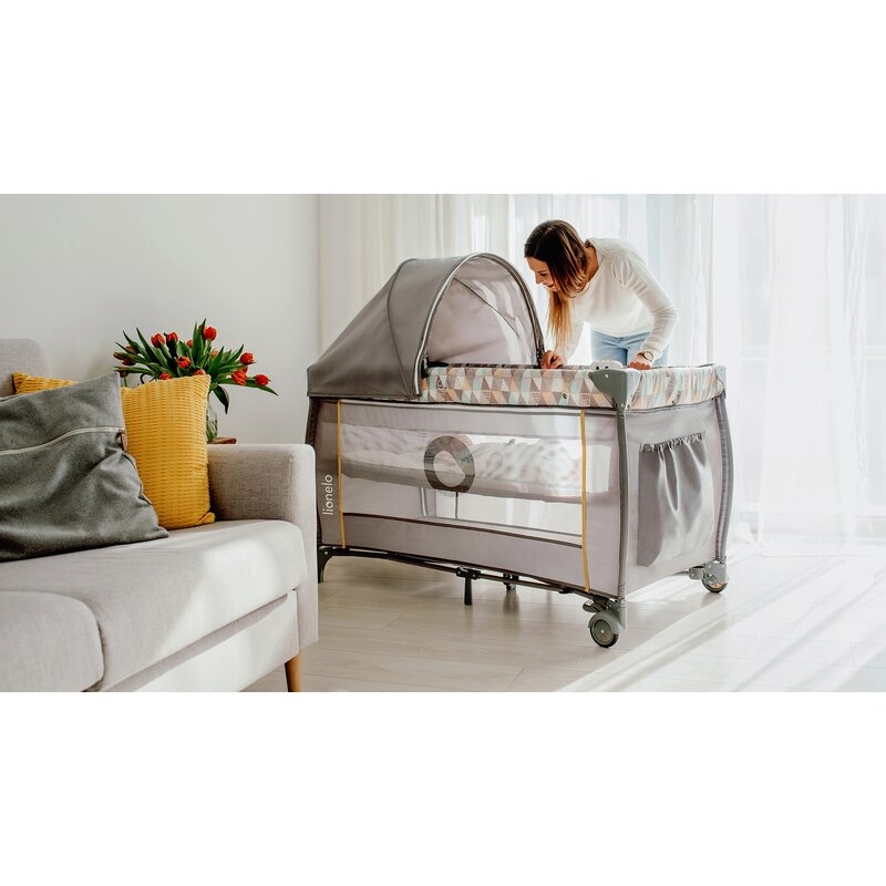 Lionelo - Patut pliant cu doua nivele Sven Plus, 120x60 cm, arcada jucarii, masuta de infasat, vibratii, melodii, Yellow Scandi