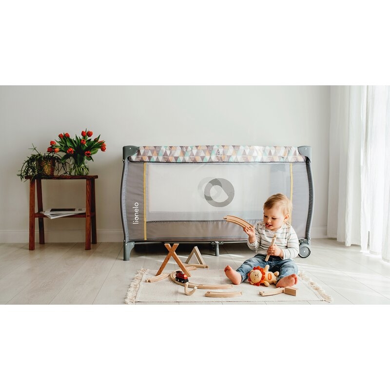 Lionelo - Patut pliant cu doua nivele Sven Plus, 120x60 cm, arcada jucarii, masuta de infasat, vibratii, melodii, Yellow Scandi