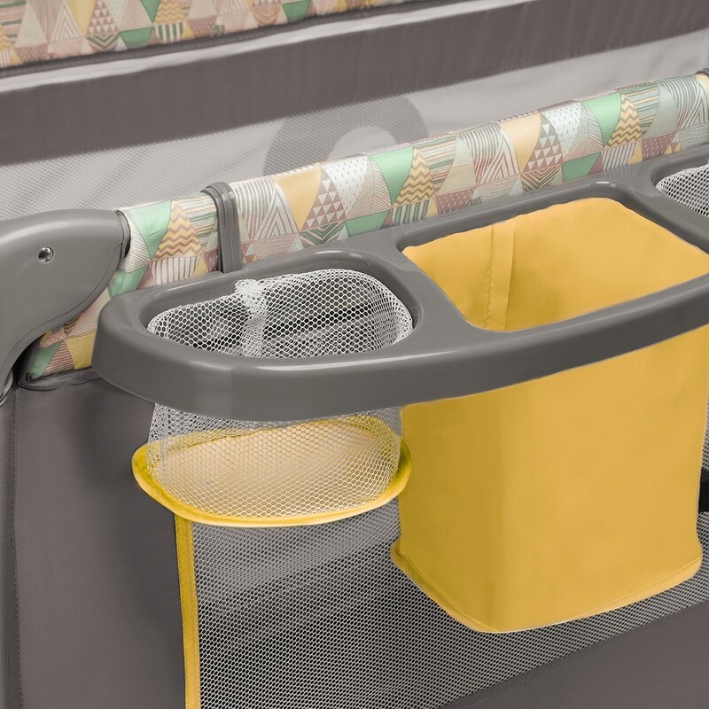 Lionelo - Patut pliant cu doua nivele Sven Plus, 120x60 cm, arcada jucarii, masuta de infasat, vibratii, melodii, Yellow Scandi