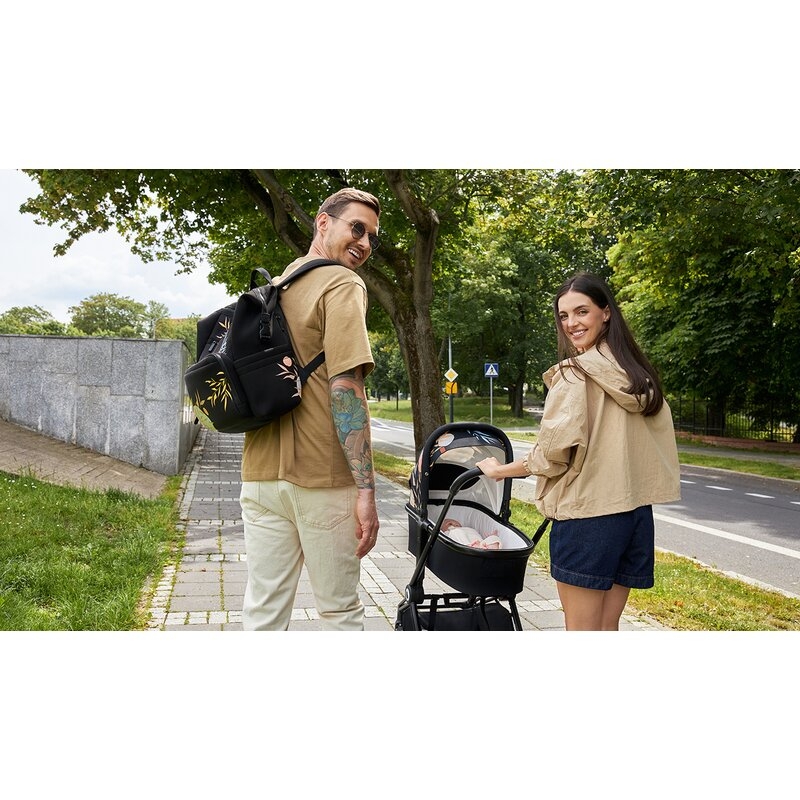 Lionelo - Rucsac pentru mamici, Cu 12 compartimente si salteluta de schimbat, Cu prindere universala de carucior, Impermeabila, 36 x 36 x 23 cm, Lovin Negru