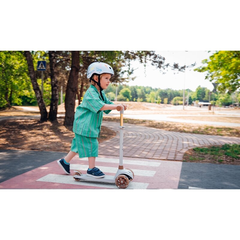 Lionelo - Trotineta pentru copii, Jessy, Pliabila, Pana la 50 Kg, Cu design ergonomic, Cu lumini LED, 56 x 26 x 67-82 cm, 3 ani+, Verde