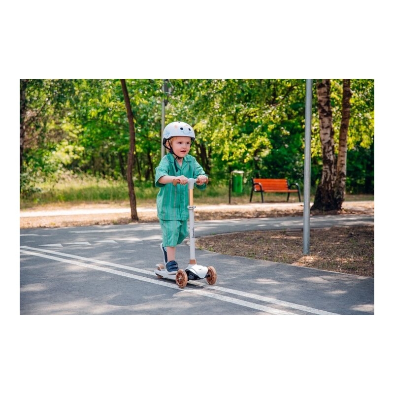 Lionelo - Trotineta pentru copii, Jessy, Pliabila, Pana la 50 Kg, Cu design ergonomic, Cu lumini LED, 56 x 26 x 67-82 cm, 3 ani+, Verde