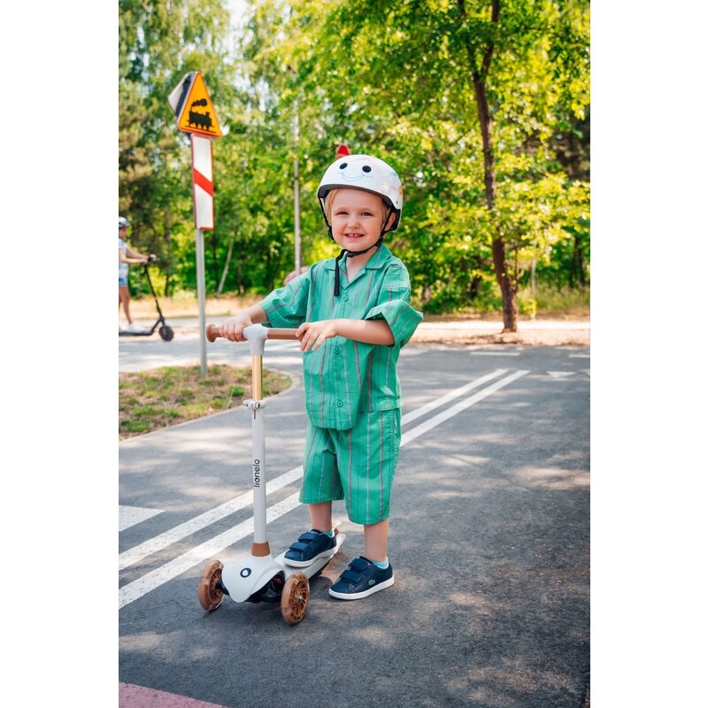 Lionelo - Trotineta pentru copii, Jessy, Pliabila, Pana la 50 Kg, Cu design ergonomic, Cu lumini LED, 56 x 26 x 67-82 cm, 3 ani+, Verde