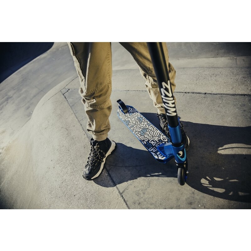 Lionelo - Trotineta Whizz, Pentru Acrobatii, Rulmenti ABEC-9, Sistemul de compresie IHC 9, 20 - 100 kg, Albastru