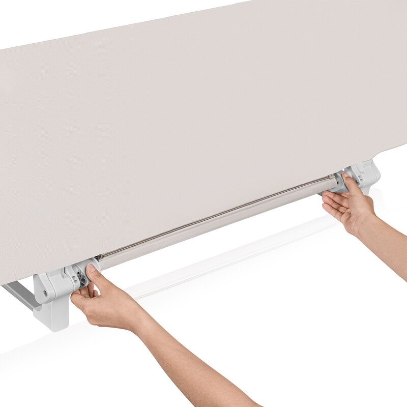 Bariera de protectie pentru pat, Lionelo, Lora XL, Pliabila, Sistem de blocare StandSafe, Geanta de transport inclusa, 150x46 cm, Conform cu BS 7972:2001+A1:2009, Bej