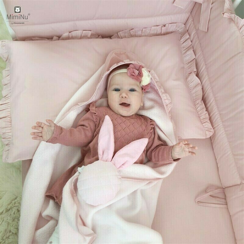 MimiNu - Set lenjerie patut cu 6 piese, Cu volanase, Cu pilota si perna, Cu doua aparatori laterale, Din bumbac, Pentru patut 120x60 cm, Colectia Royal, Powder Pink