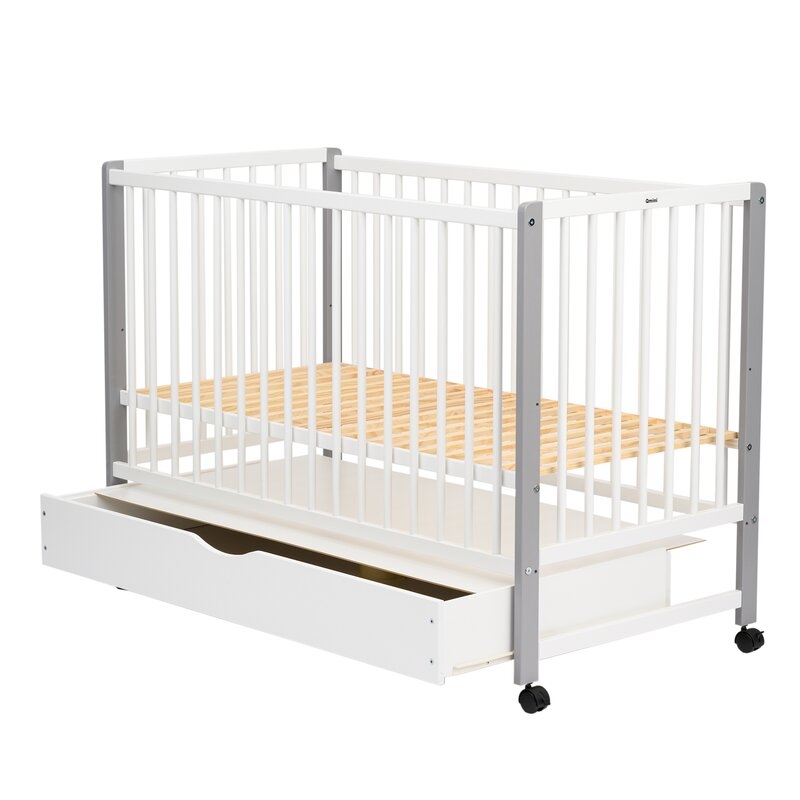 Patut din lemn bebe, 120x60 cm, Cu sertar cu capac, Din lemn de pin si mdf, Stabil si rezistent, Inaltime saltea reglabila pe 3 nivele, Laterala cu 3 bete detasabile, EN716-1, EN716-2, Alb, Qmini, Maya + Saltea 8 cm