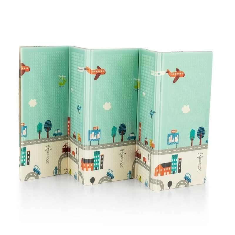Petite&Mars - Covoras de joaca reversibil, Include geanta pentru transport, Pliabil si impermeabil, Non-toxic, 197 x 147 x 1 cm, Oras, 0 luni+, Multicolor