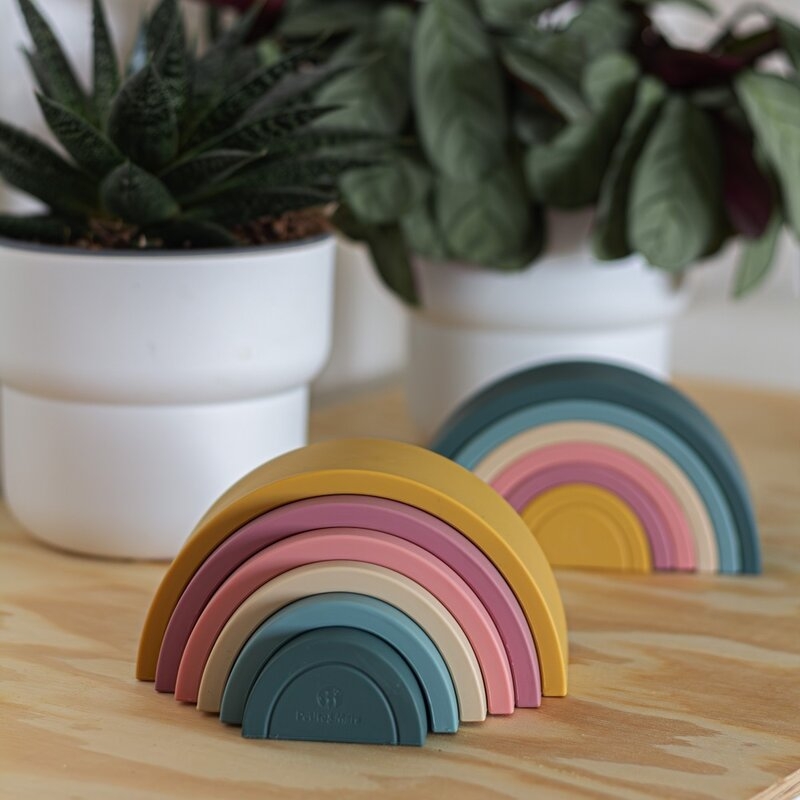 Petite&Mars - Jucarie pentru stivuire, Curcubeu, 14x7.5x5 cm, Silicon, Fara BPA, 6 piese, 12 luni+, Verde