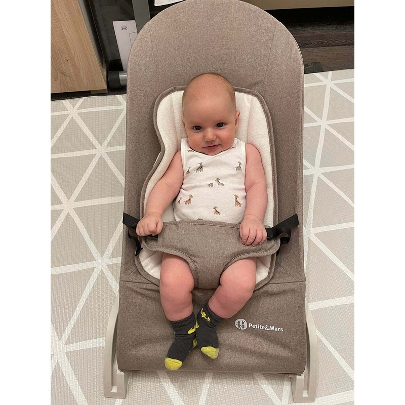 Petite&Mars - Sezlong balansoar, Calmy, Cu centura in 3 puncte, De la nastere pana la 9 kg, Negru