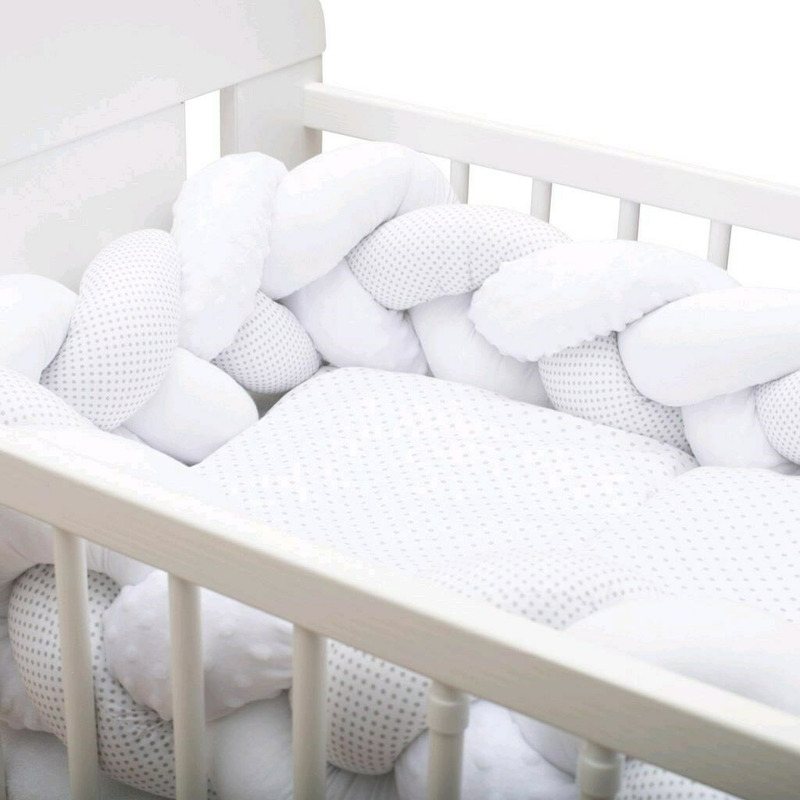 Protectie laterala pentru patut, Tip Bumper impletit, Din bumbac, Din materiale certificate Oeko Tex Standard 100, New Baby, Lungime 225 cm, Minky/Dot grey