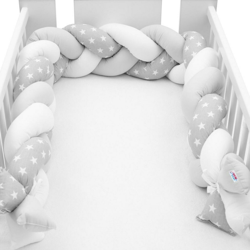 Protectie laterala pentru patut, Tip Bumper impletit, Din bumbac, Din materiale certificate Oeko Tex Standard 100, New Baby, Lungime 225 cm, Stars grey/white