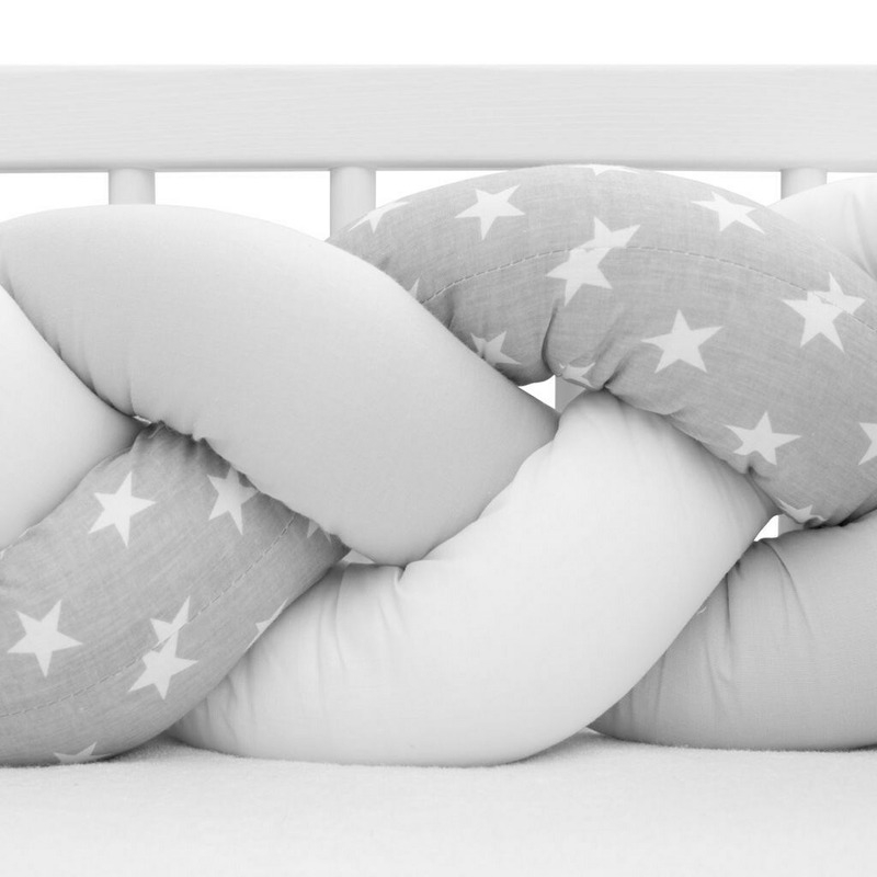 Protectie laterala pentru patut, Tip Bumper impletit, Din bumbac, Din materiale certificate Oeko Tex Standard 100, New Baby, Lungime 225 cm, Stars grey/white