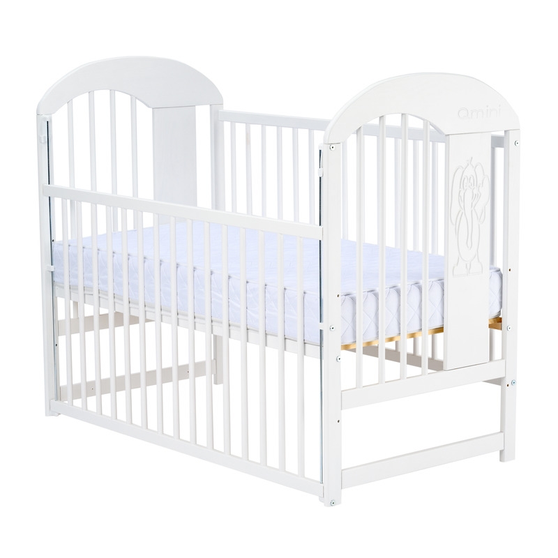 Qmini - Patut din lemn Julia II Elefantel 120x60 cm, Cu laterala culisanta, Din lemn de pin, Stabil si rezistent, Inaltime saltea reglabila pe 3 nivele, Laterala cu 3 bete detasabile, EN716-1, EN716-2, Alb