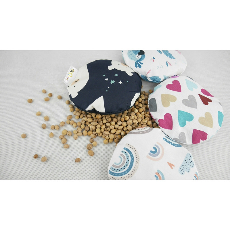 Qmini - Pernuta anticolici umpluta cu samburi de cirese, Cu husa din bumbac, Diametru 14 cm, Pastel Hearts
