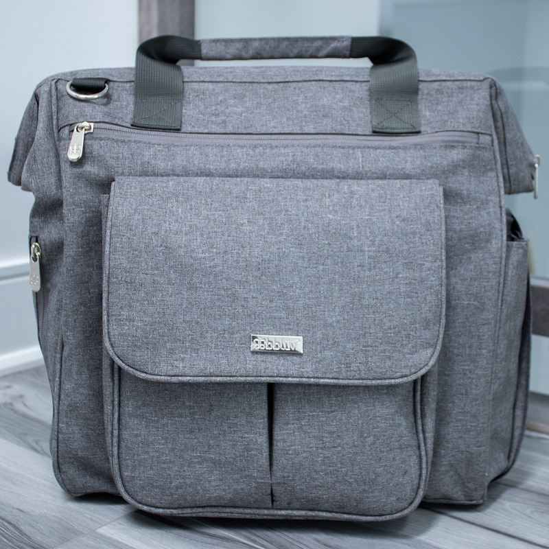 Rucsac pentru mamici, Metro, Cu 15 buzunare si sectiuni, Include cutie pentru servetele umede, Include salteluta de schimbare, Cu suport de prindere pentru carucior, Bbluv, Grey