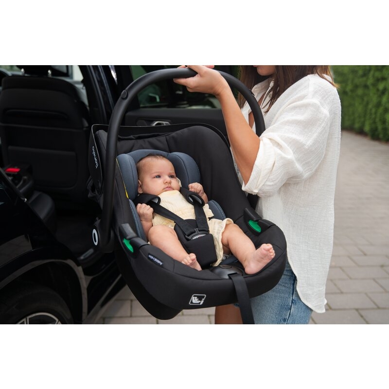 Scoica auto, Lionelo, i-Size Astrid, 0-13 Kg, 40-87 cm, Cu maner si capotina reglabile, Cu protectie laterala avansata, Salteluta confortabila, Conform cu standardul european de securitate R129, Bej