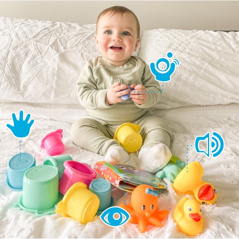 Set 15 jucarii de baie, Playgro, Include 5 animalute, o ratusca plutitoare, o carticica si 8 cupe pentru stivuire, Plastic, Fara BPA, 6 luni+, Bath Fun Play Pack