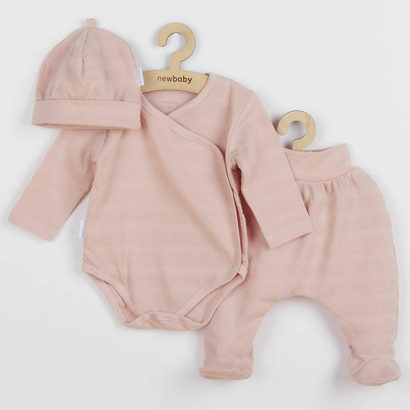 Set 3 piese: body cu maneca lunga, pantalonasi cu botosei, caciulita, Marime 62, Din bumbac 100%, New Baby, I am Pink