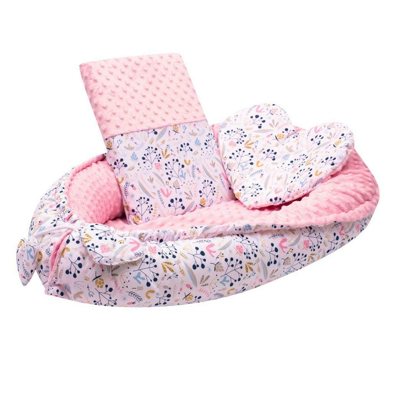 Set 3 piese Luxury, Baby Nest cu doua fete, Cu paturica si pernuta in forma de inima, New Baby, Minky Cranberries