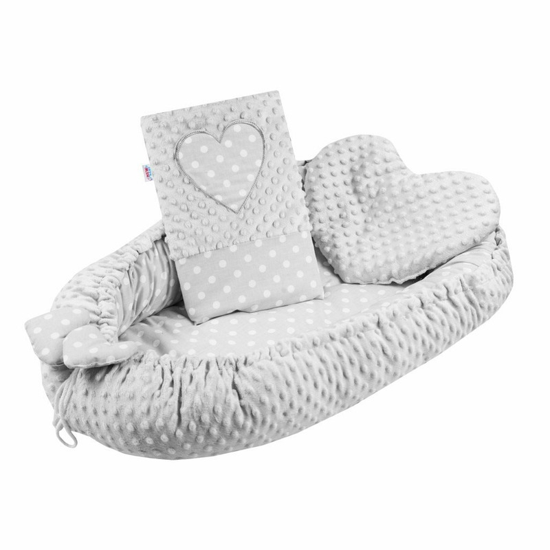 Set 3 piese Luxury, Baby Nest cu doua fete, Cu paturica si pernuta in forma de inima, New Baby, Minky Heart Grey