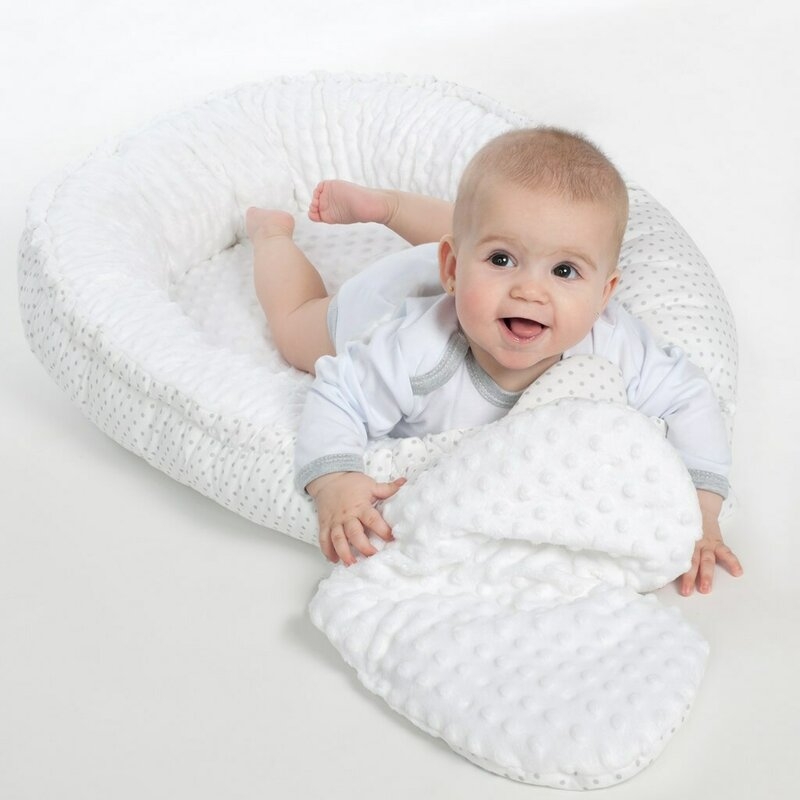 Set 3 piese Luxury, Baby Nest cu doua fete, Cu paturica si pernuta in forma de inima, New Baby, Minky Heart White