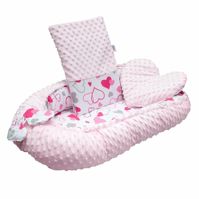 Set 3 piese Luxury, Baby Nest cu doua fete, Cu paturica si pernuta in forma de inima, New Baby, Minky Hearts Pink