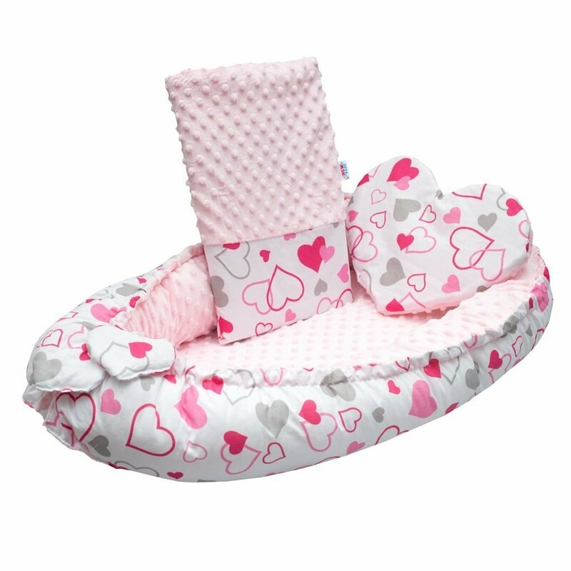 Set 3 piese Luxury, Baby Nest cu doua fete, Cu paturica si pernuta in forma de inima, New Baby, Minky Hearts Pink