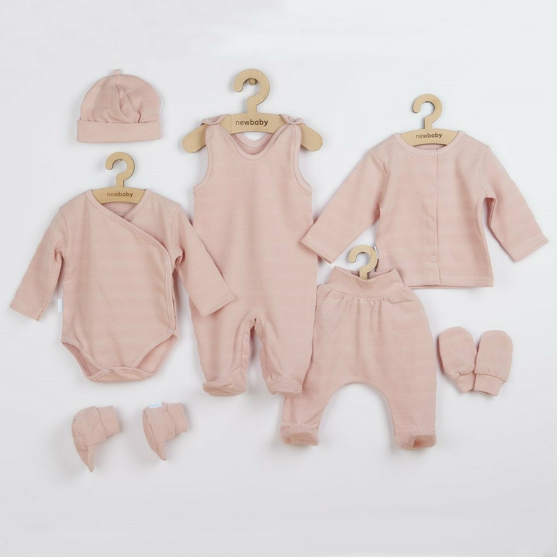 Set 7 piese: body cu maneca lunga, bluza, pantalonasi cu botosei, salopeta fara maneci, caciulita, manusi, botosei, Marime 56, Din bumbac 100%, New Baby, I am Pink